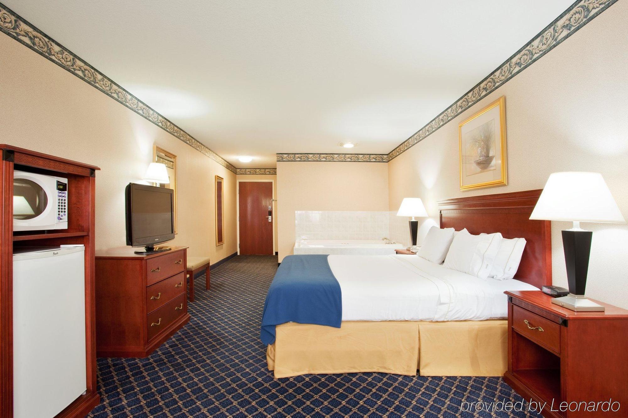 Holiday Inn Express & Suites Danville By Ihg Værelse billede
